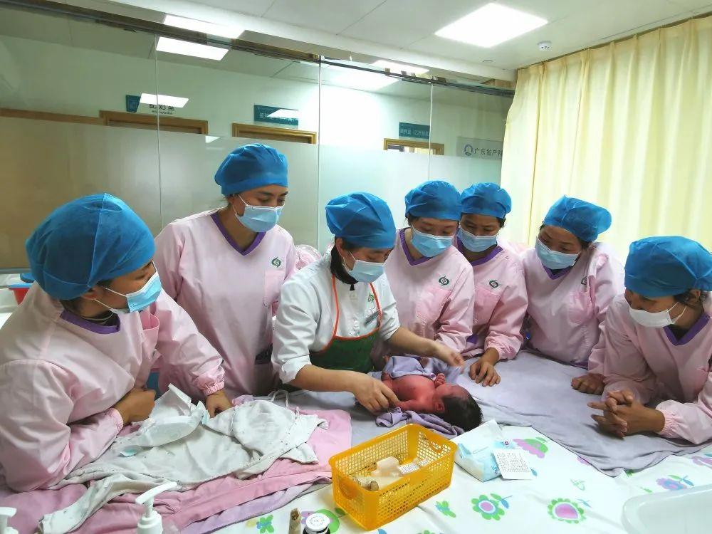理县妇婴监护型护送